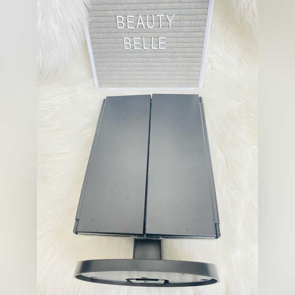 Ideaworks tri fold light up make up mirror - Picture 5 of 8